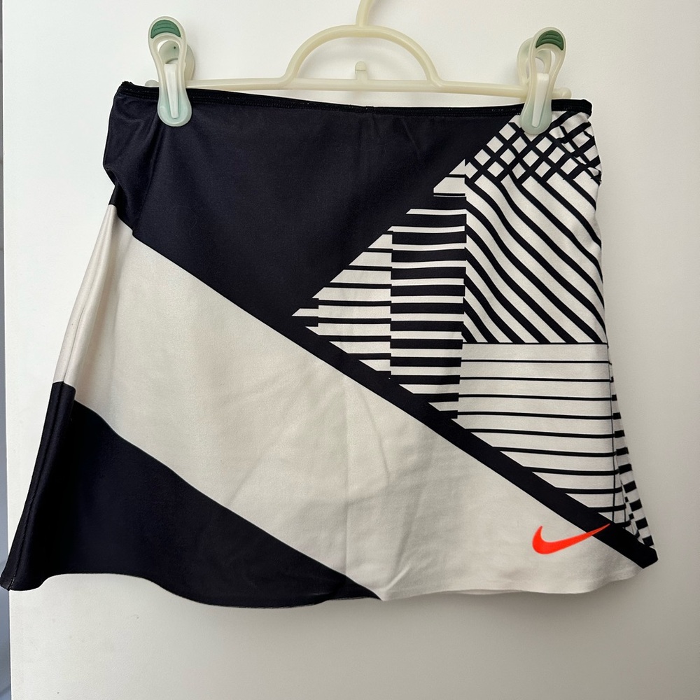 Nike Women's Black and White Asymmetrical Skirt